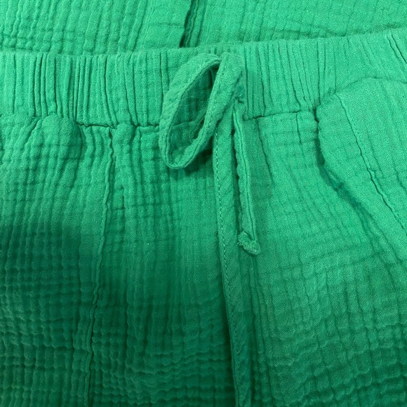 Shein / Drop Shoulder Dual Pocket Short Sleeve Button Up & Short Set / Matching - Picture 5 of 5